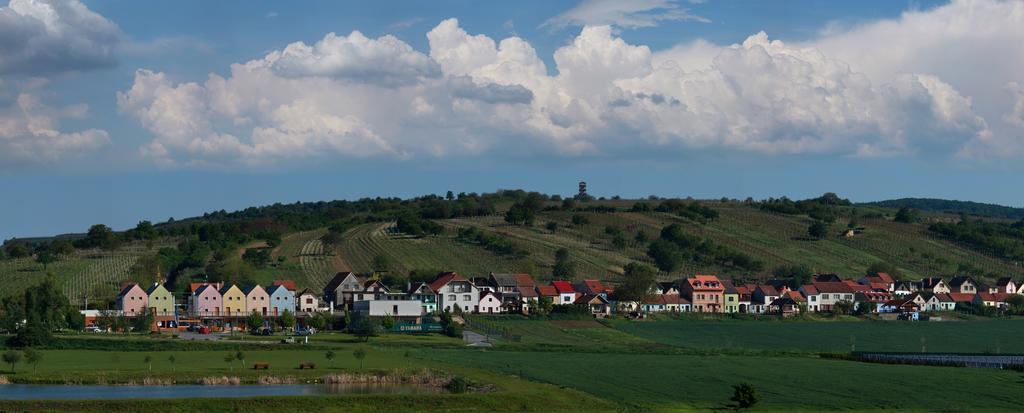 Hotel Kravi Hora Bořetice Zewnętrze zdjęcie