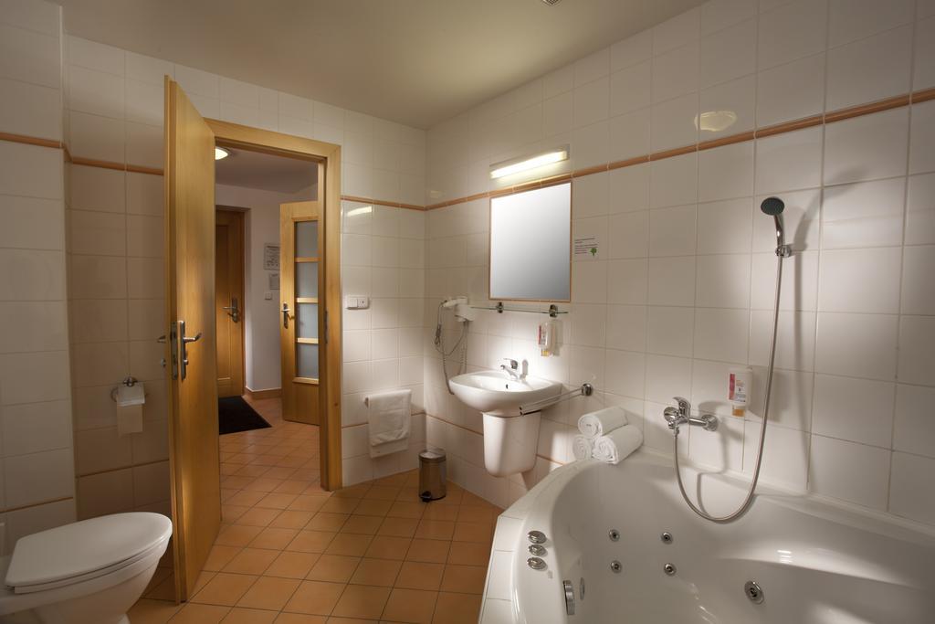 Hotel Kravi Hora Bořetice Zewnętrze zdjęcie