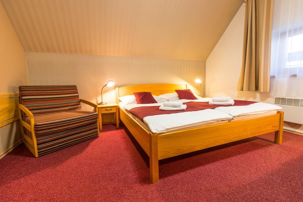 Hotel Kravi Hora Bořetice Zewnętrze zdjęcie