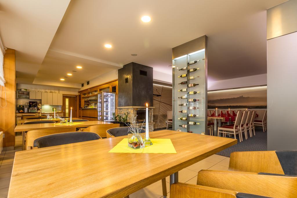 Hotel Kravi Hora Bořetice Zewnętrze zdjęcie