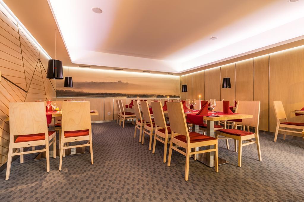 Hotel Kravi Hora Bořetice Zewnętrze zdjęcie